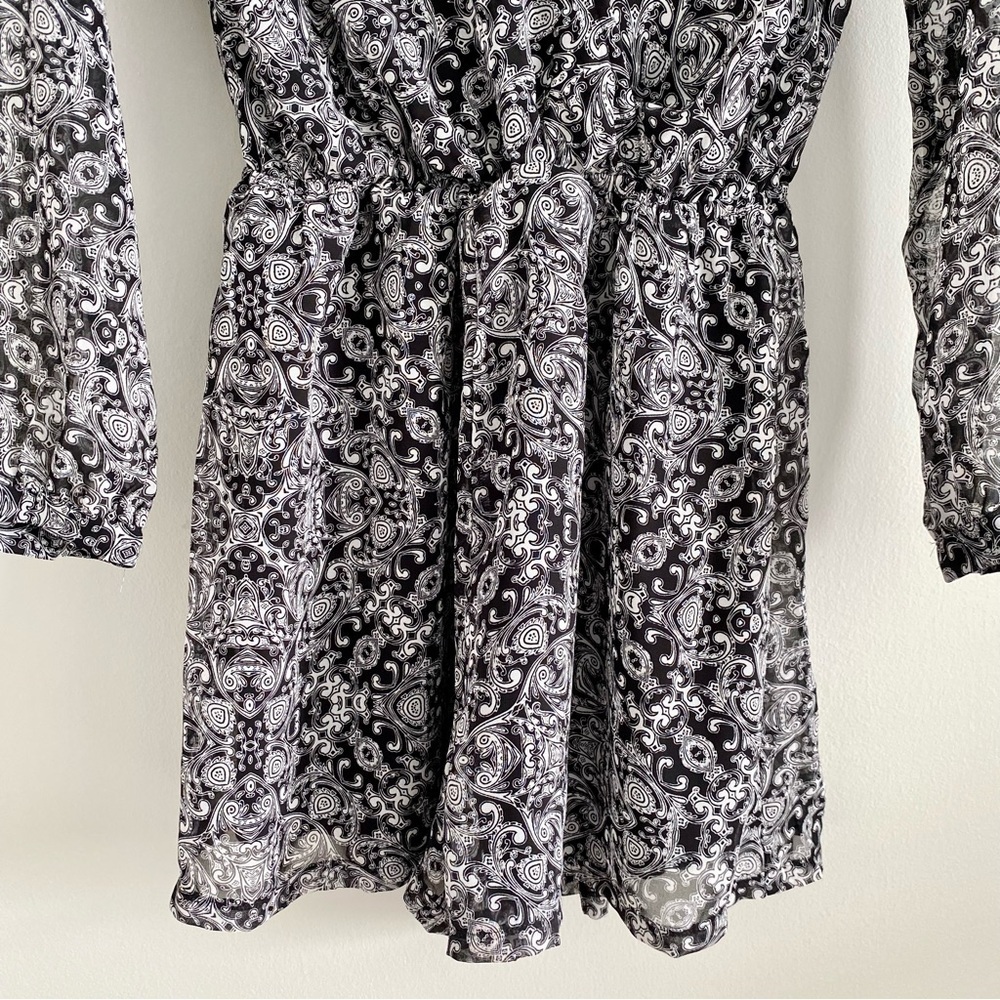 Express Black & White Paisley Romper Size XS - Picture 3 of 4
